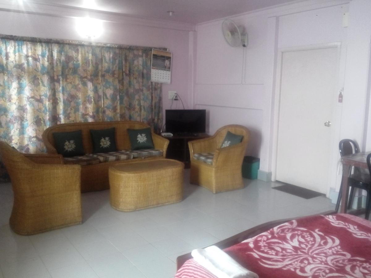 Chief Guest House Āīzawl Екстериор снимка